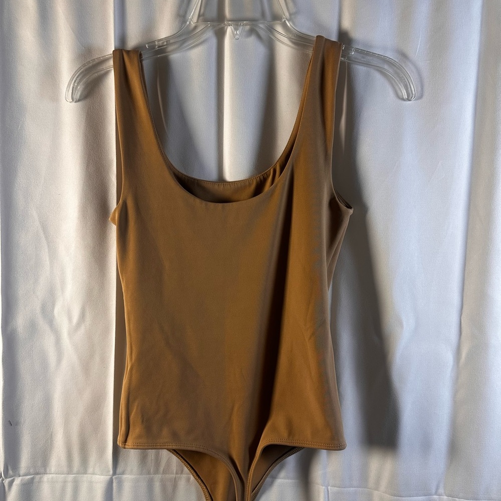 Express Tan Body Contour - Picture 3 of 4